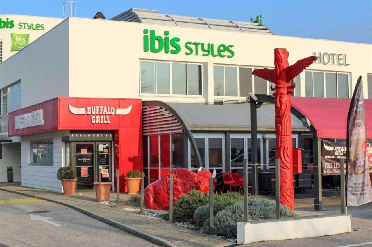 Ibis Styles Crolles Grenoble A41 Hotel Exterior foto